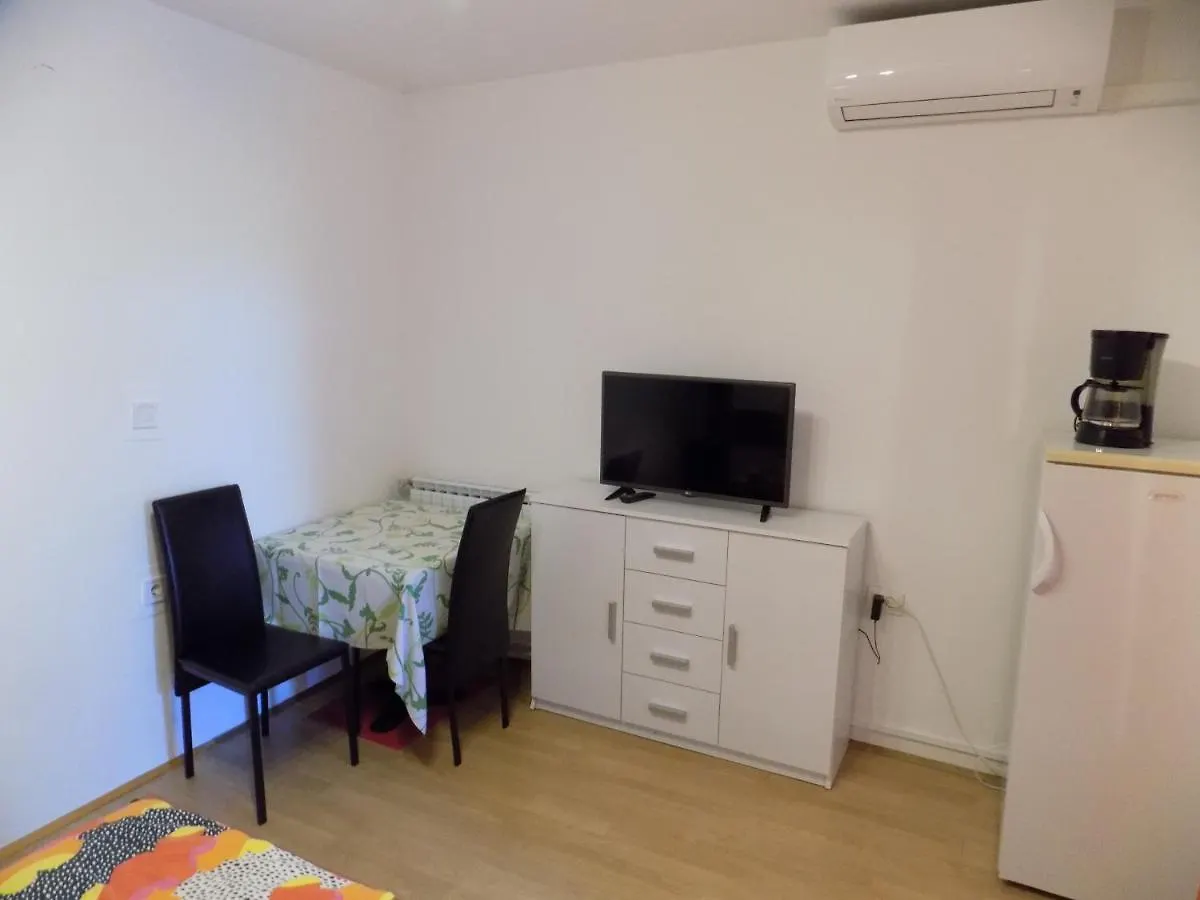 Oriella Apartmans And Room Novigrad Istria Croácia